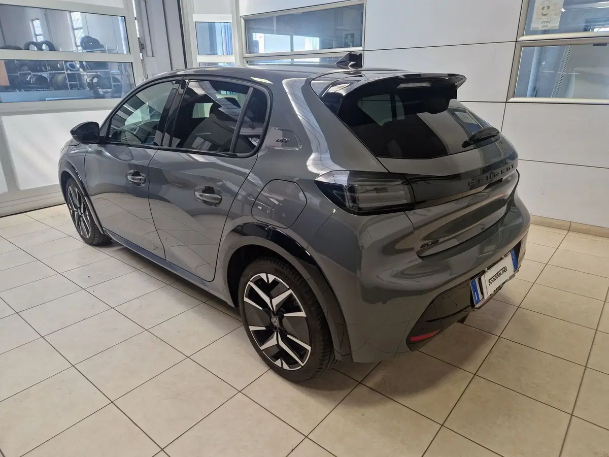 Peugeot 208 usata a Varese (3)