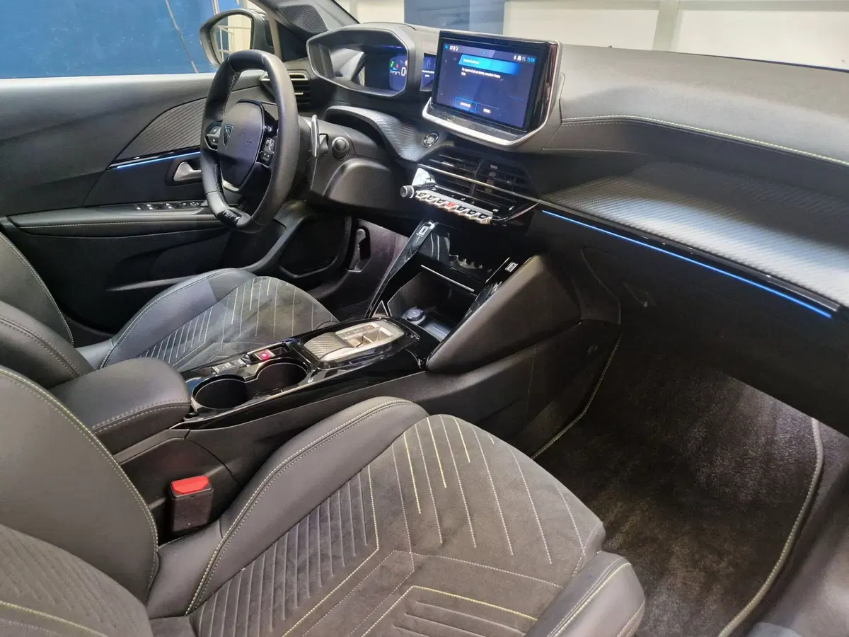 Peugeot 208 usata a Varese (8)