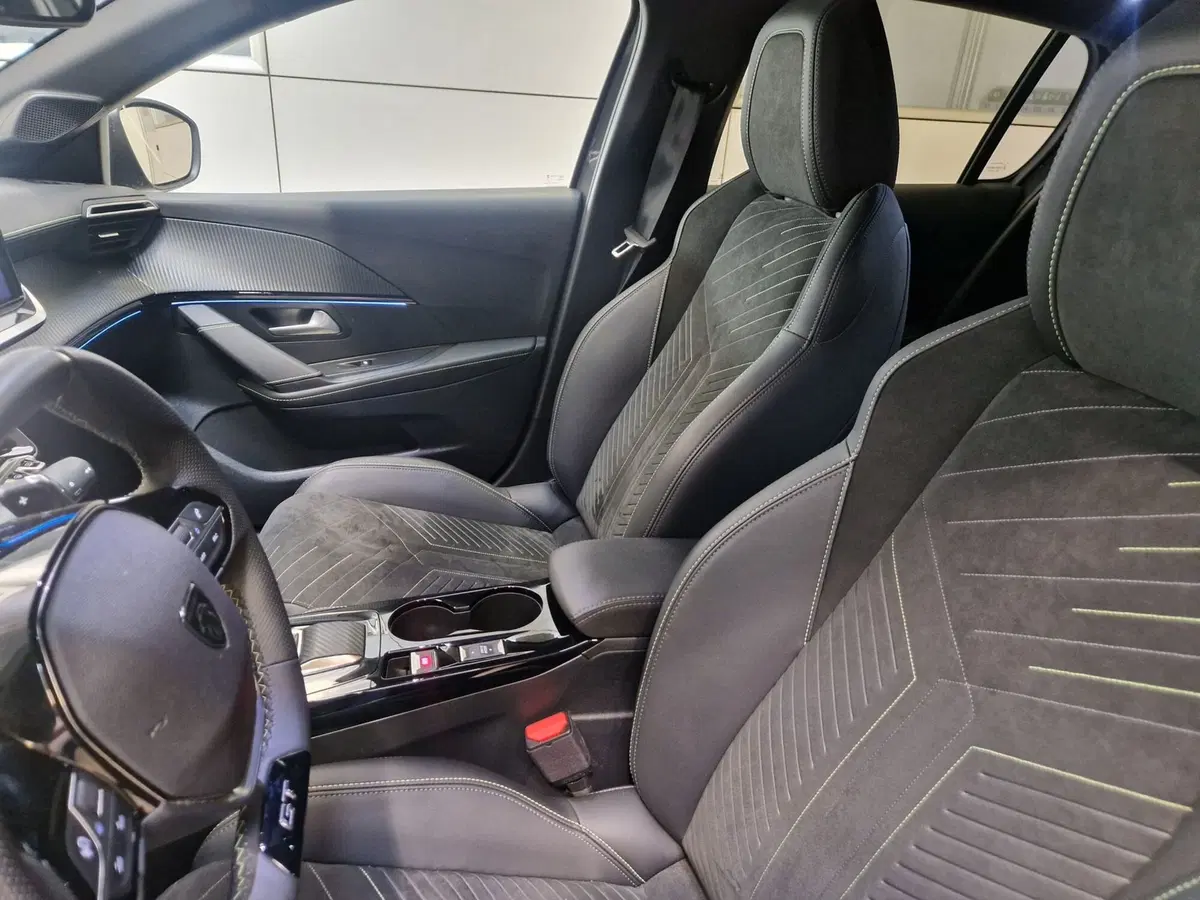 Peugeot 208 usata a Varese (9)