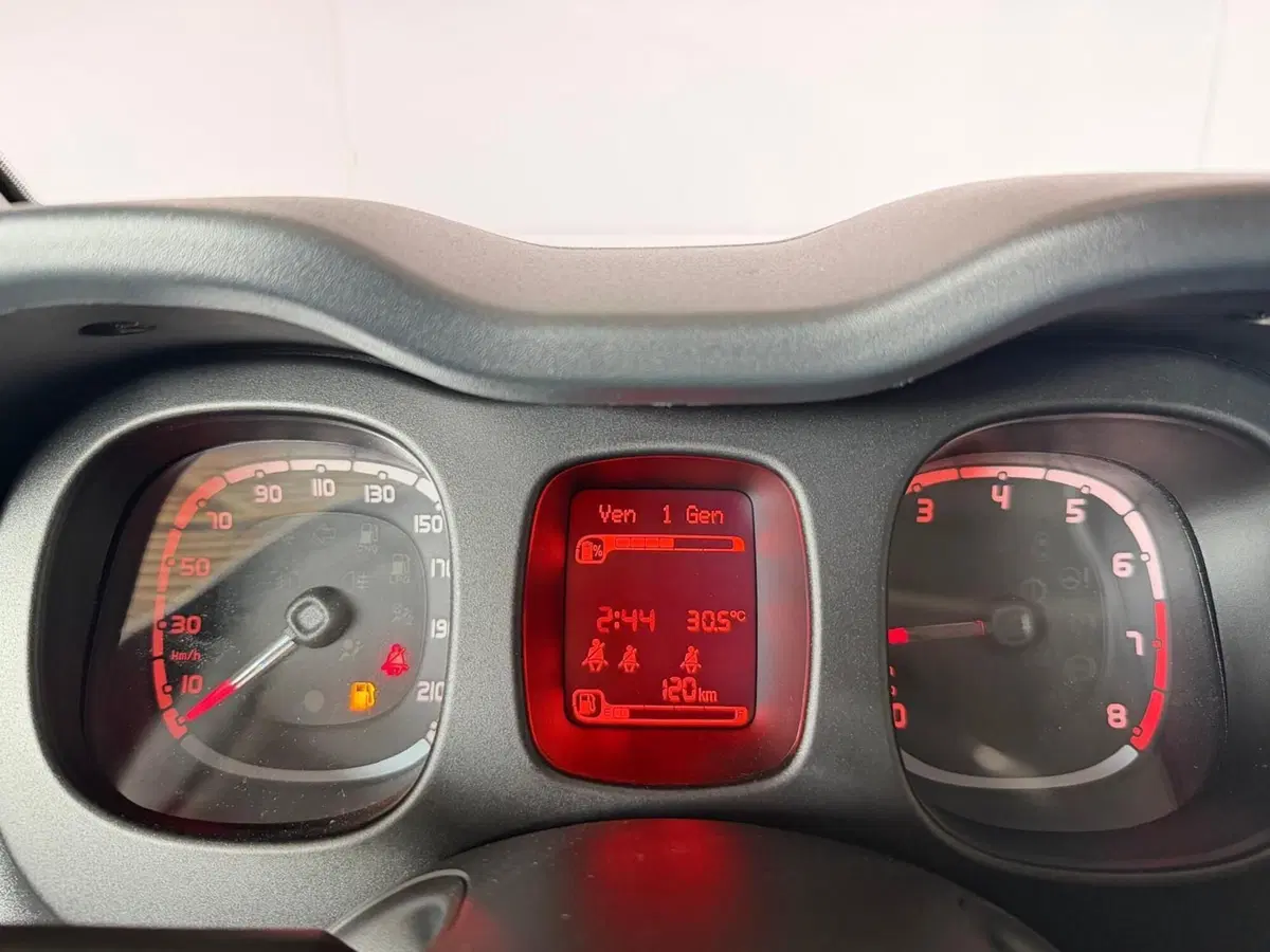Fiat Panda Cross nuova a Monza e Brianza (8)