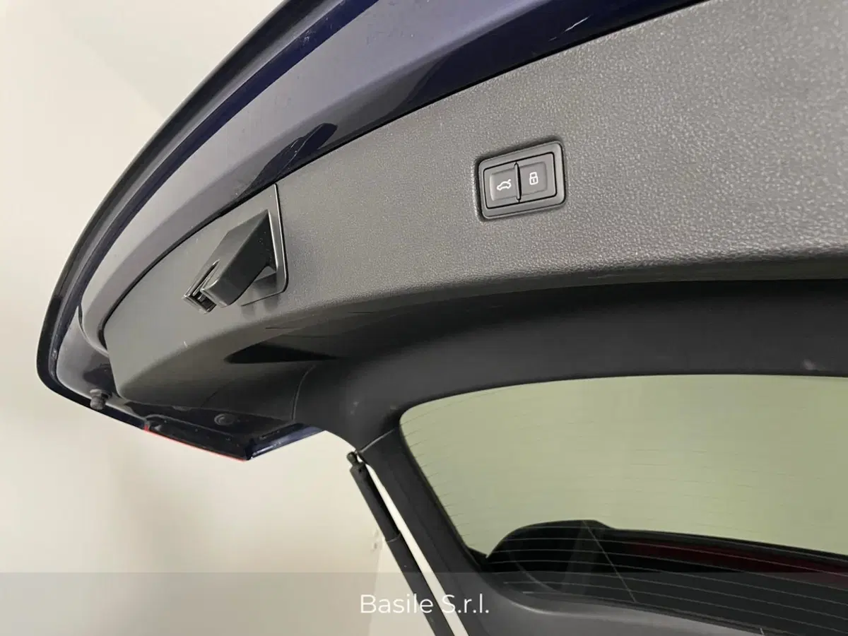 Audi Q5 Sportback usata a Taranto (9)