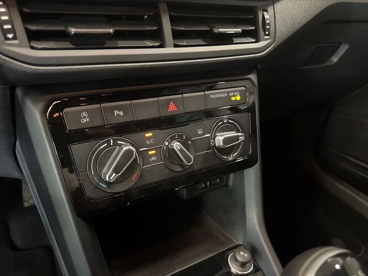 Volkswagen T-Cross usata a Prato (15)