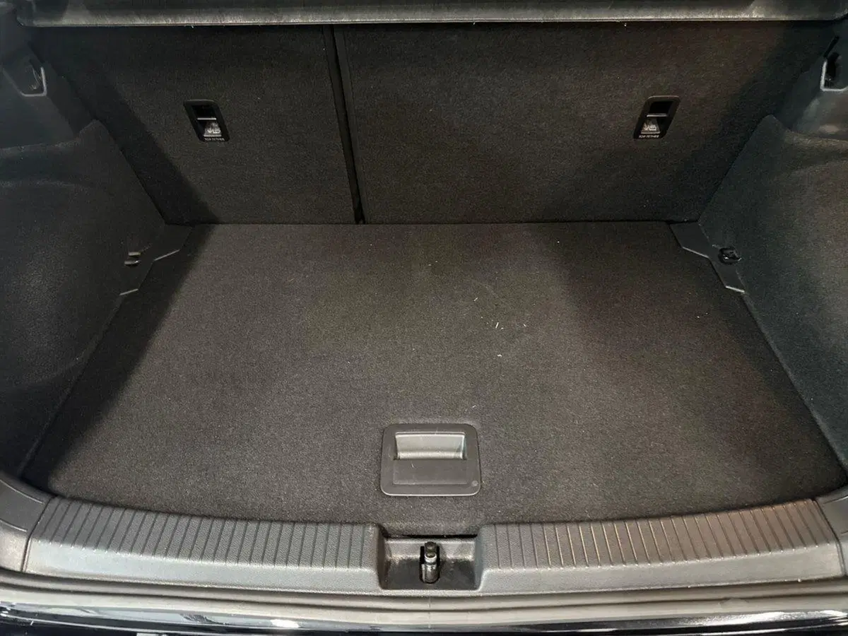 Volkswagen T-Cross usata a Prato (8)