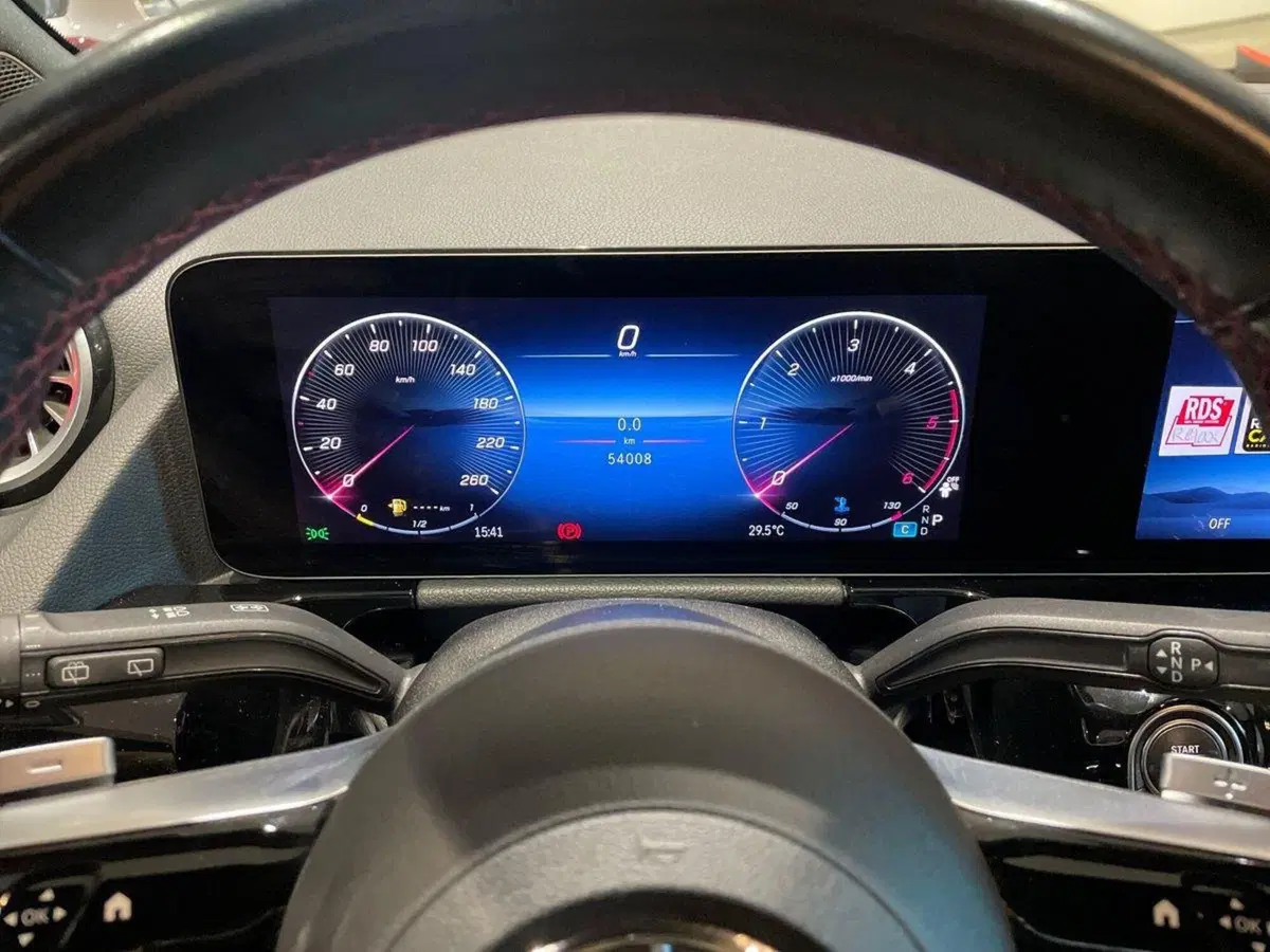 Mercedes-Benz GLA SUV usata a Prato (13)