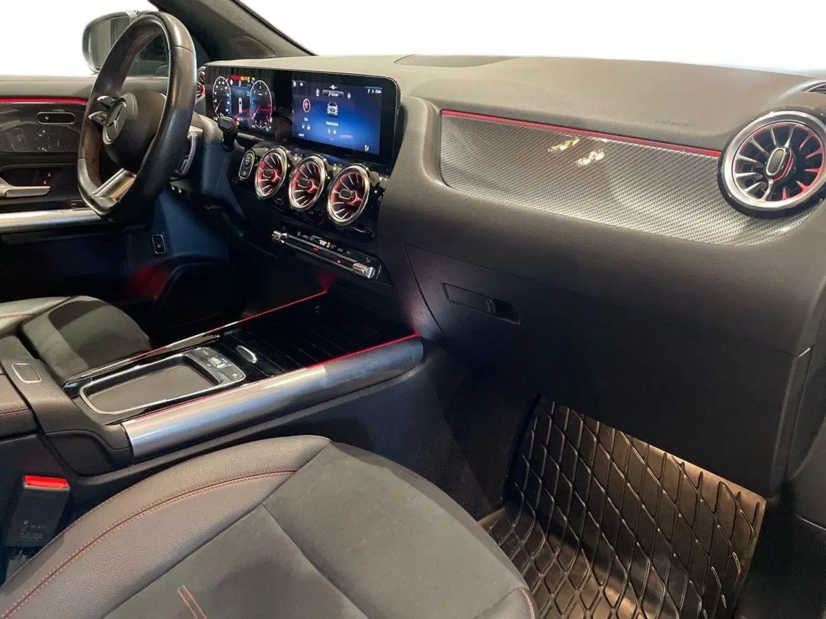 Mercedes-Benz GLA SUV usata a Prato (15)