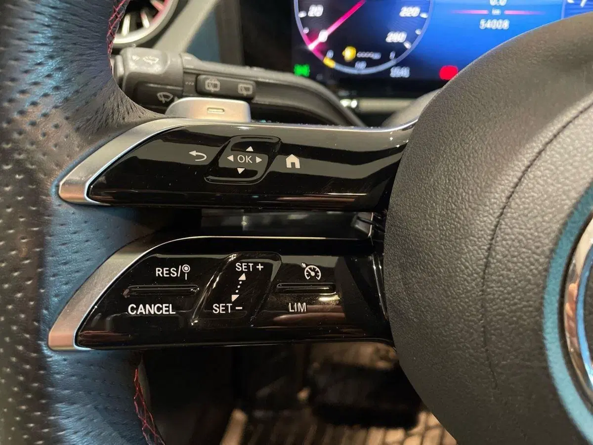 Mercedes-Benz GLA SUV usata a Prato (18)