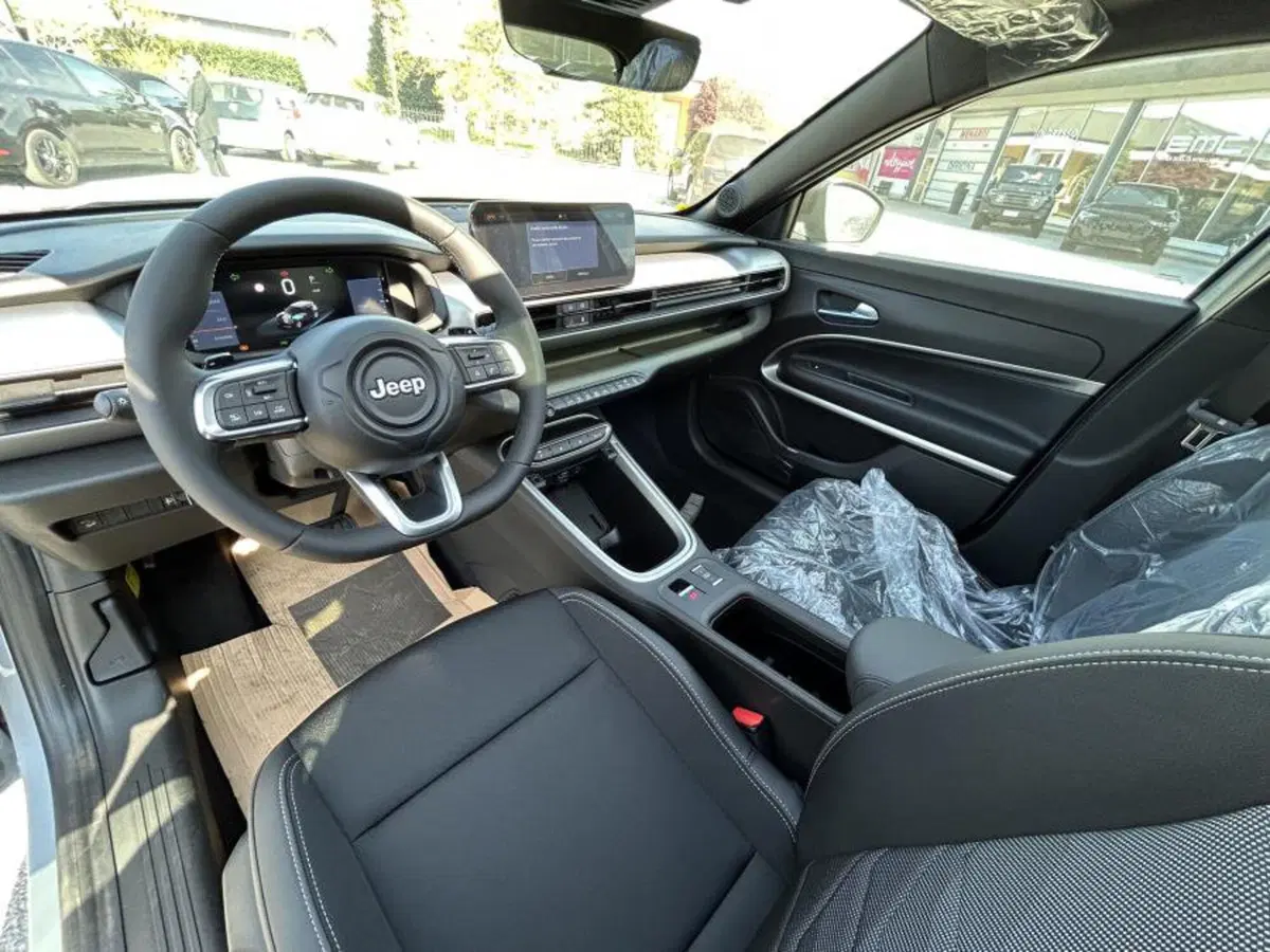 Jeep Avenger nuova a Cuneo (8)