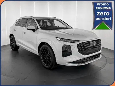 Audi Q3 1.5 tfsi mhev Business 150cv s-tronic nuova a Milano