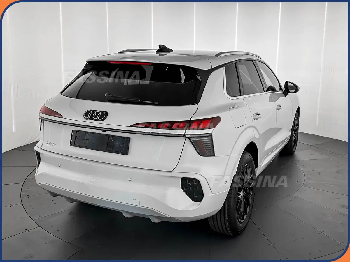 Audi Q3 nuova a Milano (6)