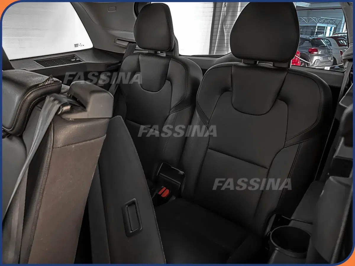 Volvo XC90 usata a Milano (12)
