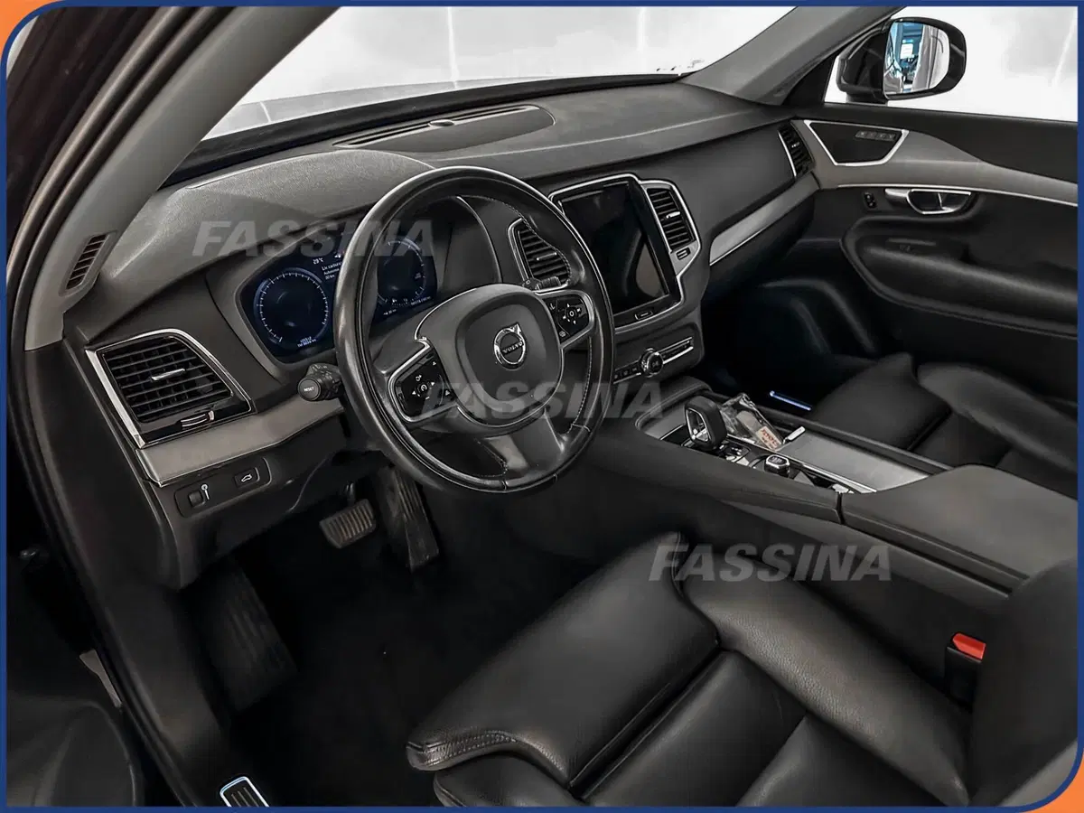 Volvo XC90 usata a Milano (9)