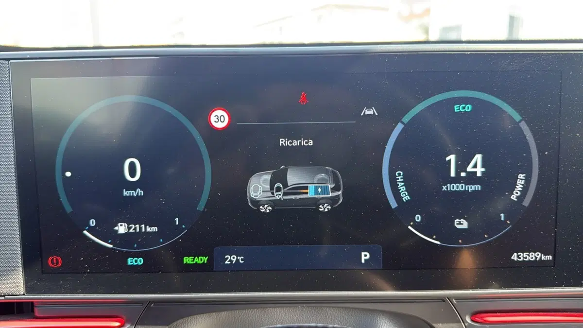 Hyundai Kona usata a Massa-Carrara (9)