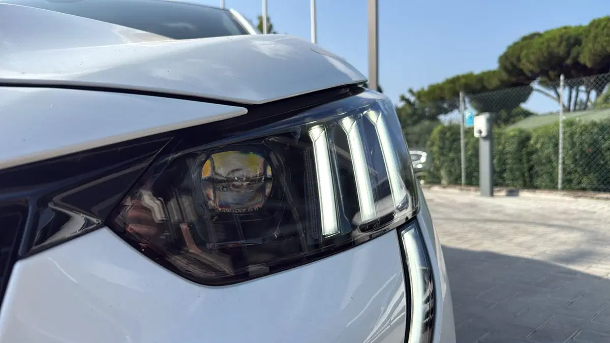 Peugeot 208 usata a Massa-Carrara (13)