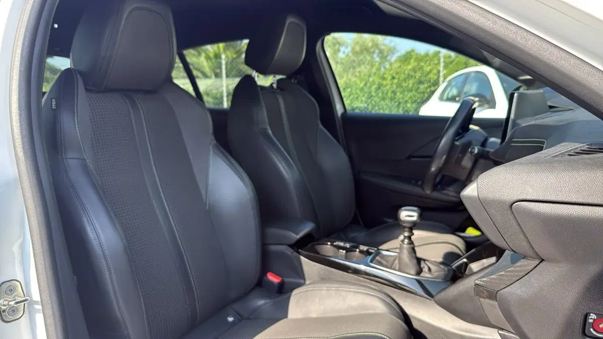Peugeot 208 usata a Massa-Carrara (5)