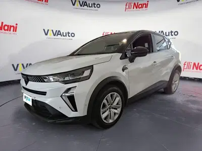 Renault Captur 1.0 eco-g Evolution 100cv del 2024 usata a Massa