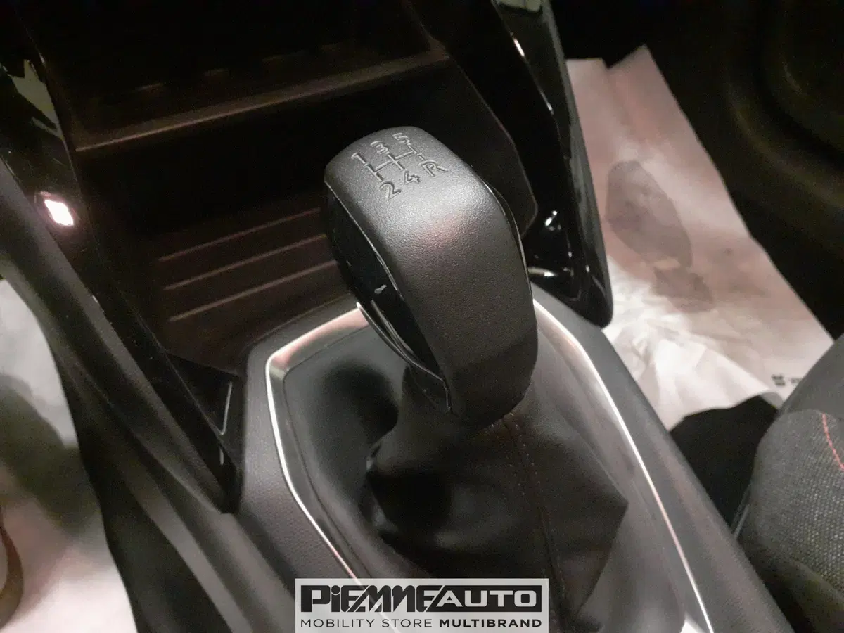 Peugeot 208 usata a Parma (14)