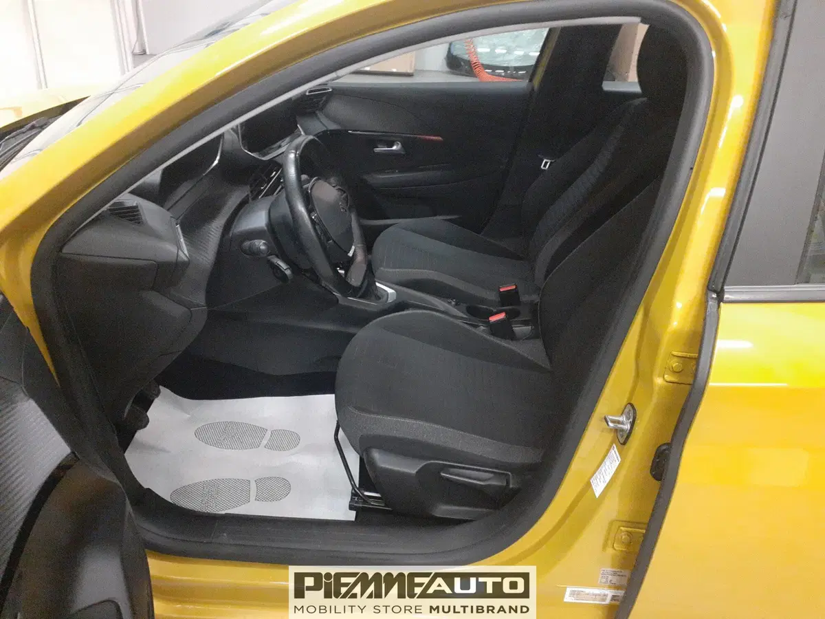 Peugeot 208 usata a Parma (9)