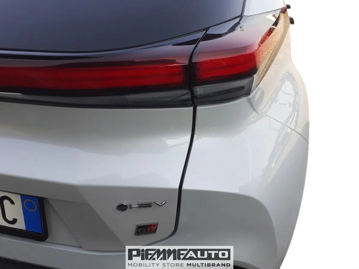Toyota Toyota C-HR usata a Parma (15)
