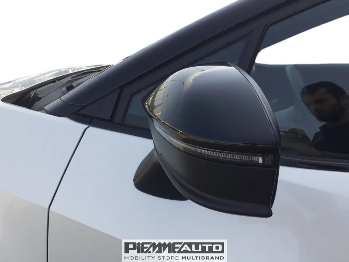 Toyota Toyota C-HR usata a Parma (17)