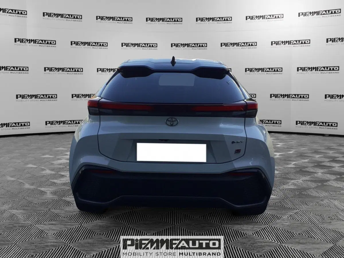 Toyota Toyota C-HR usata a Parma (4)