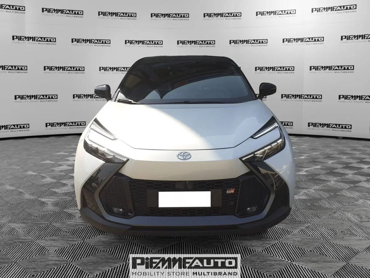 Toyota Toyota C-HR usata a Parma (5)