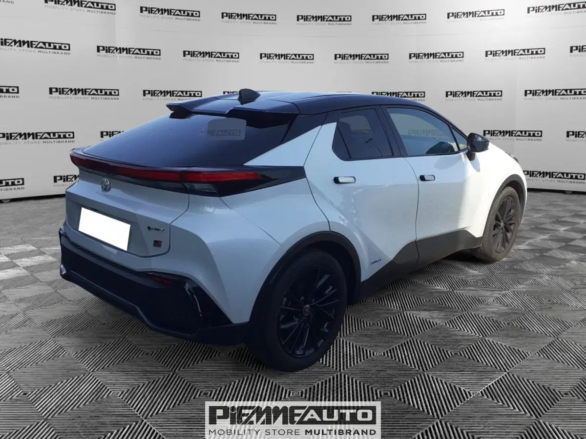 Toyota Toyota C-HR usata a Parma (6)