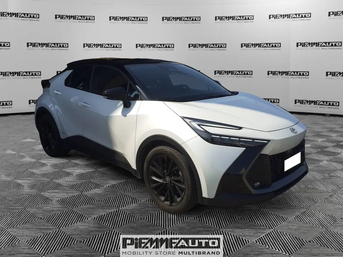 Toyota Toyota C-HR usata a Parma (8)