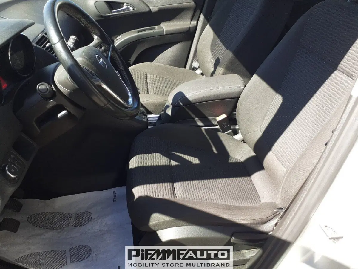 Opel Meriva usata a Piacenza (9)