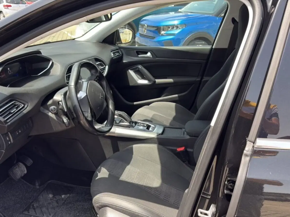 Peugeot 308 SW usata a Foggia (11)