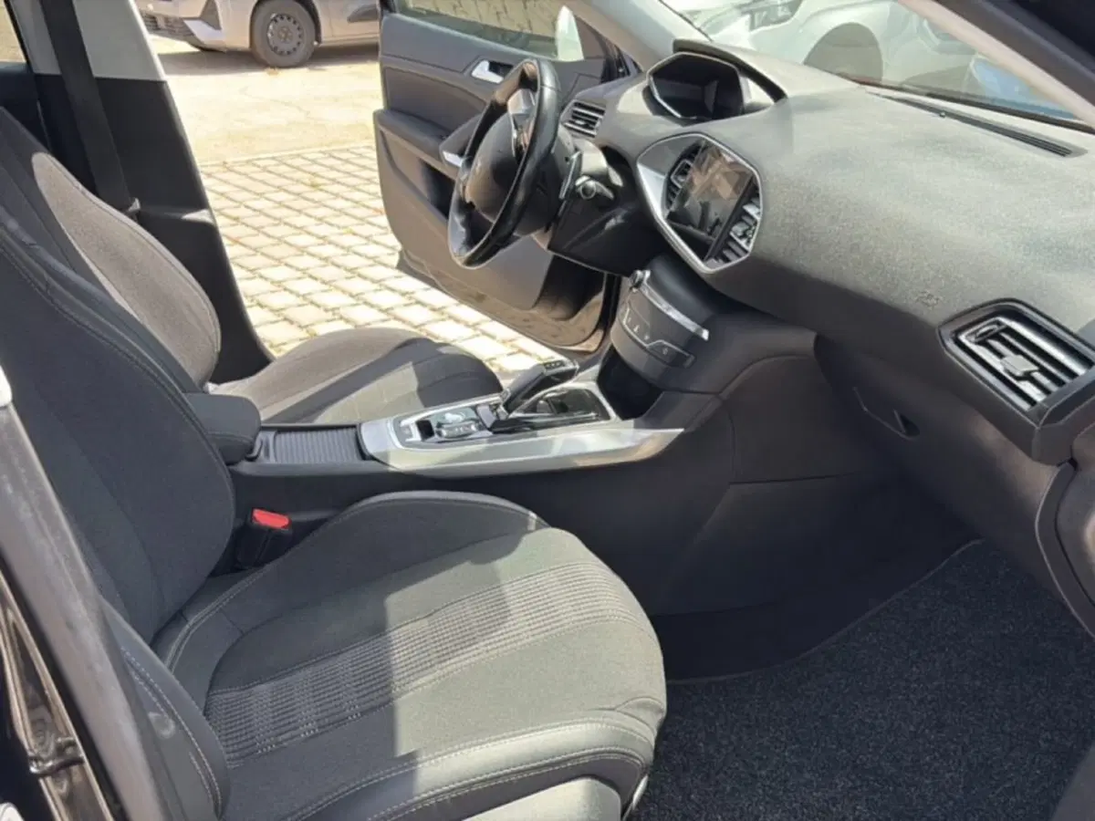 Peugeot 308 SW usata a Foggia (15)