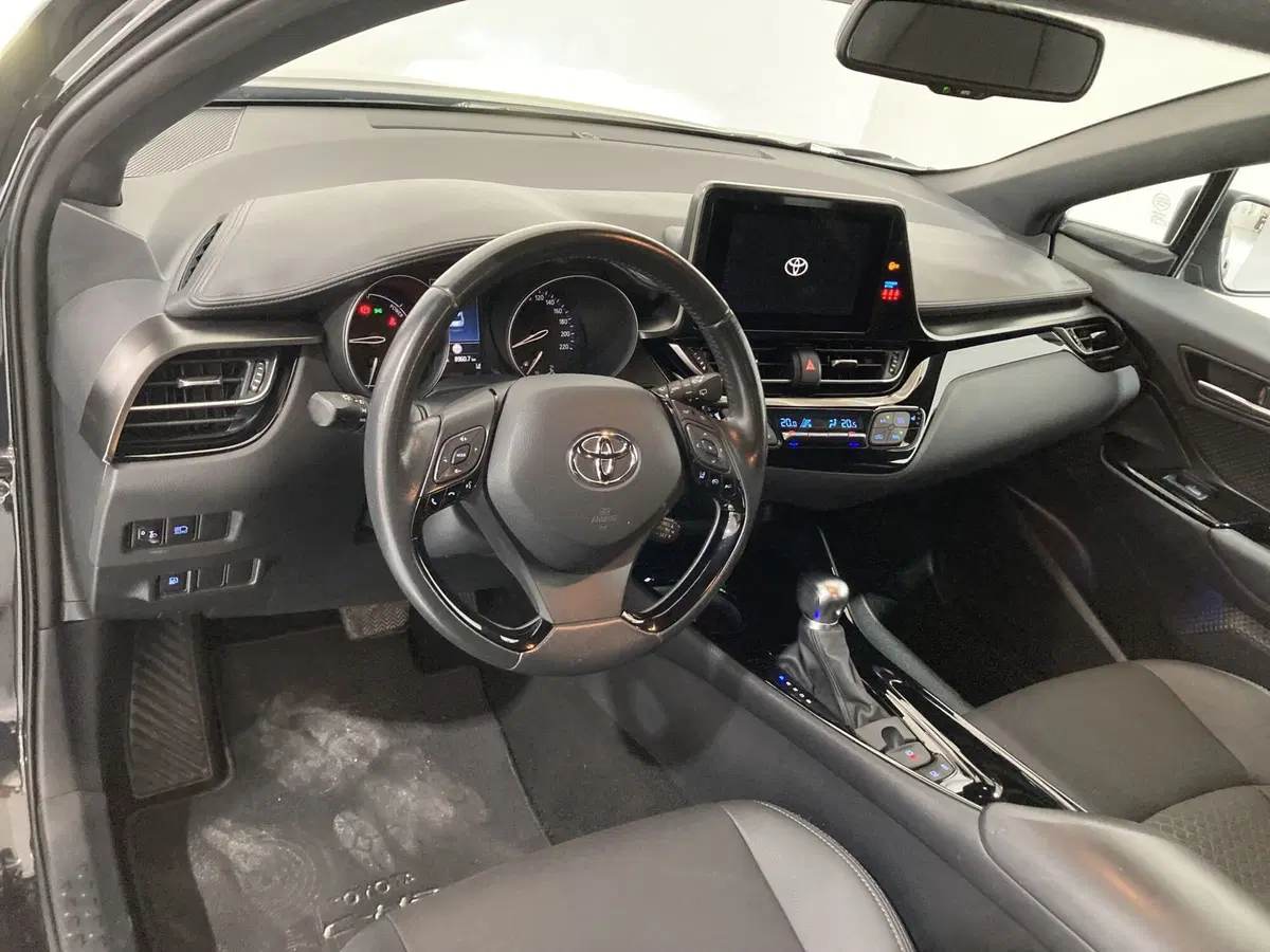 Toyota Toyota C-HR usata a Barletta-Andria-Trani (12)