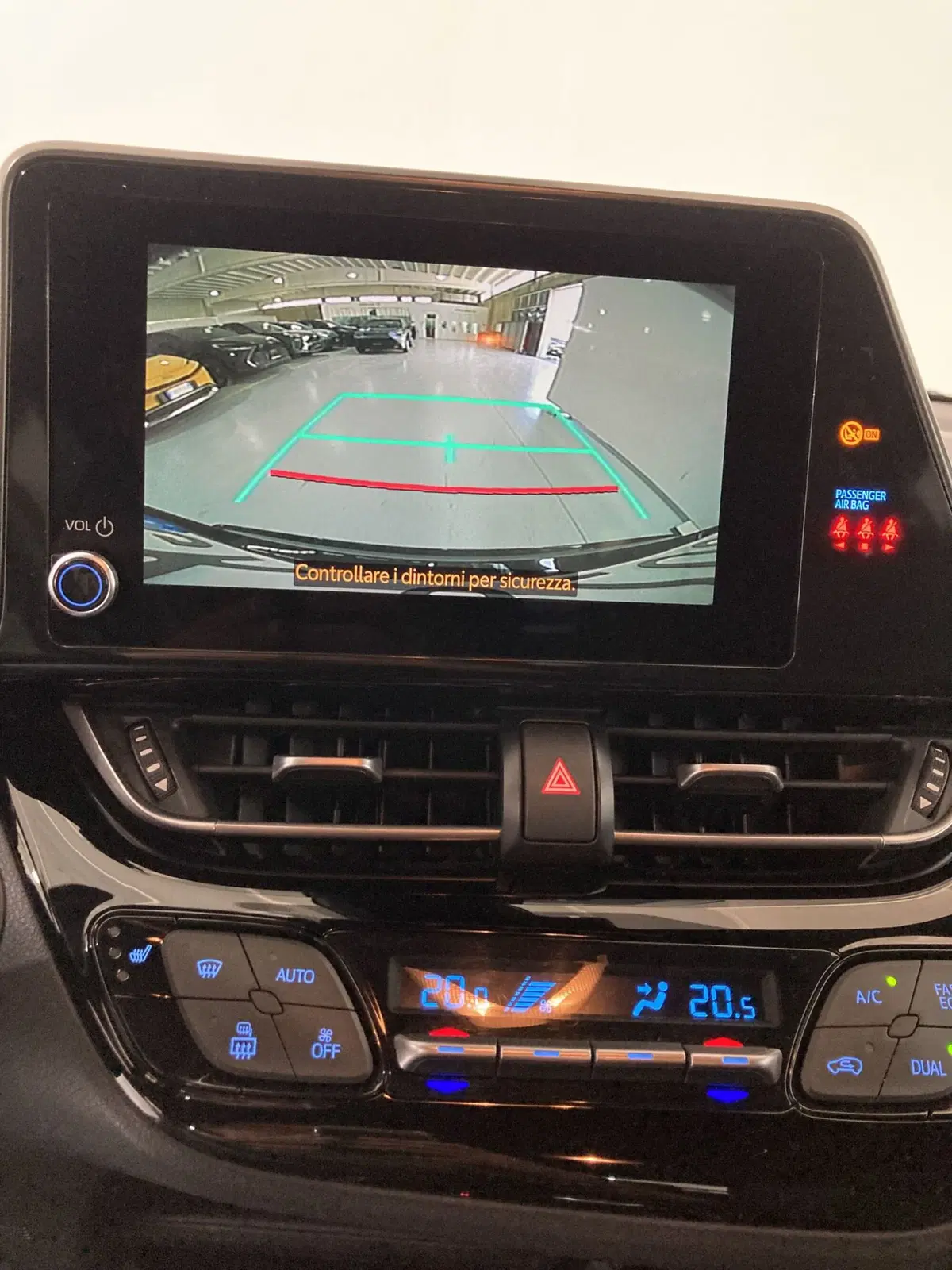 Toyota Toyota C-HR usata a Barletta-Andria-Trani (17)