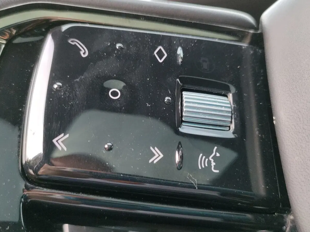 Land Rover Range Rover Velar usata a Lecco (13)