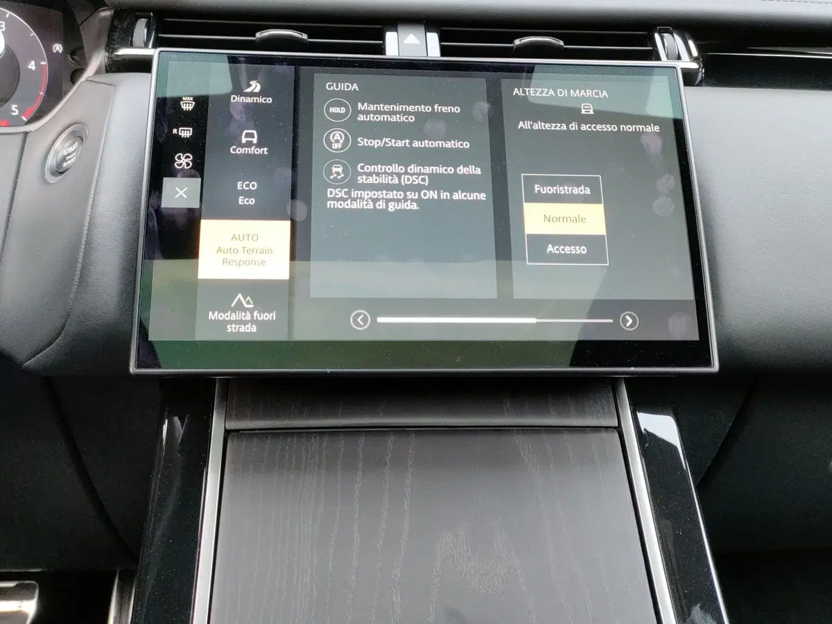 Land Rover Range Rover Velar usata a Lecco (17)