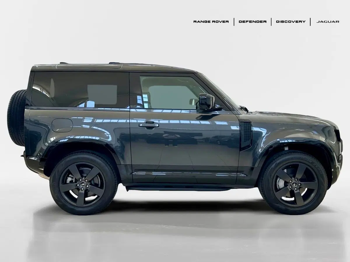 Land Rover Defender usata a Bari (6)