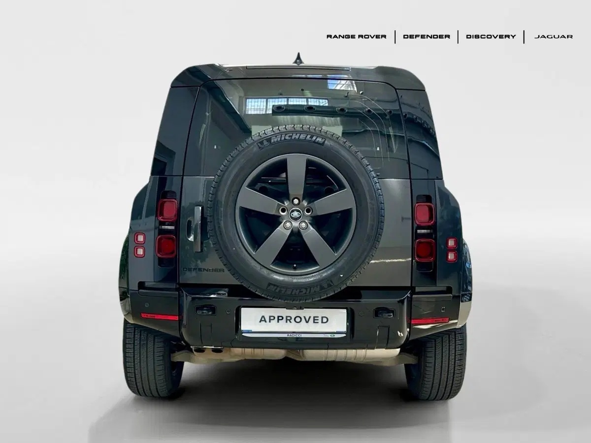 Land Rover Defender usata a Bari (7)