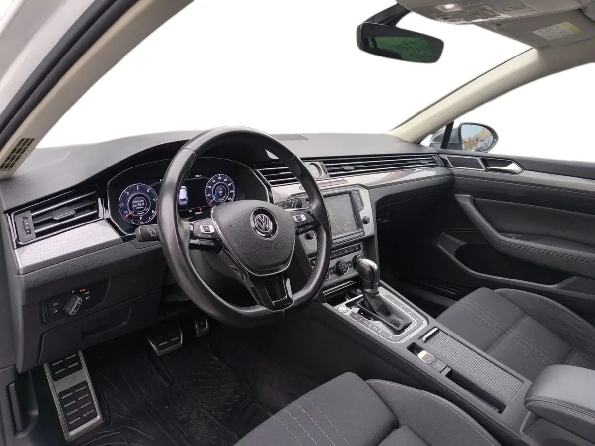 Volkswagen Passat Variant usata a Udine (10)