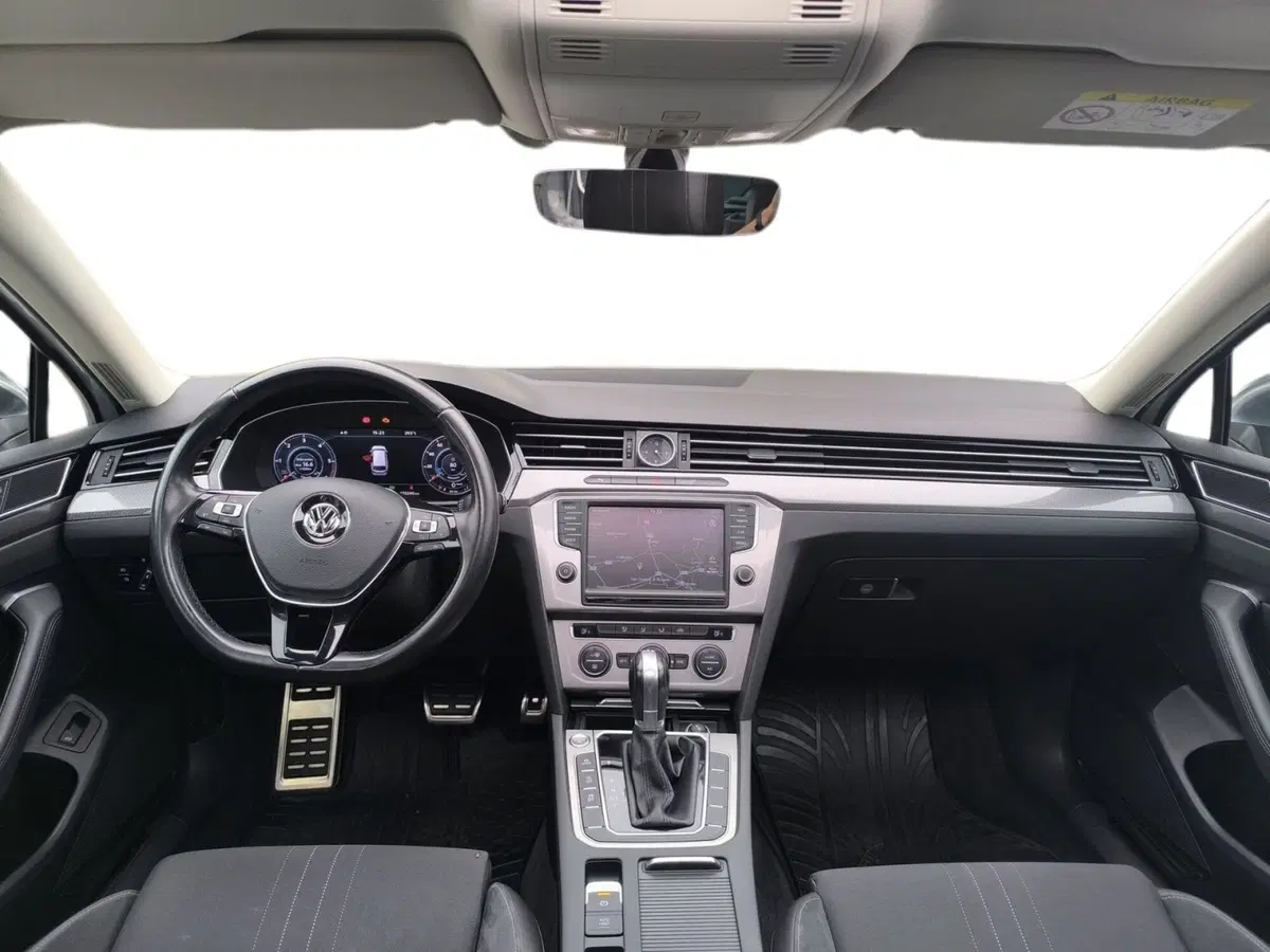 Volkswagen Passat Variant usata a Udine (11)