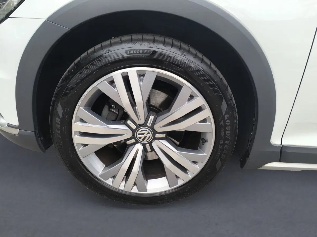Volkswagen Passat Variant usata a Udine (7)