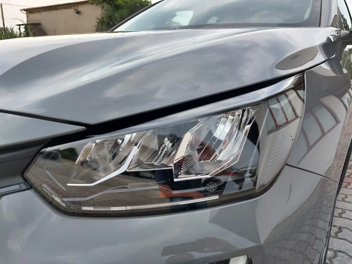 Peugeot 208 usata a Pavia (12)