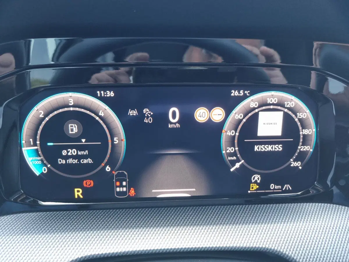 Volkswagen Golf nuova a Siena (14)