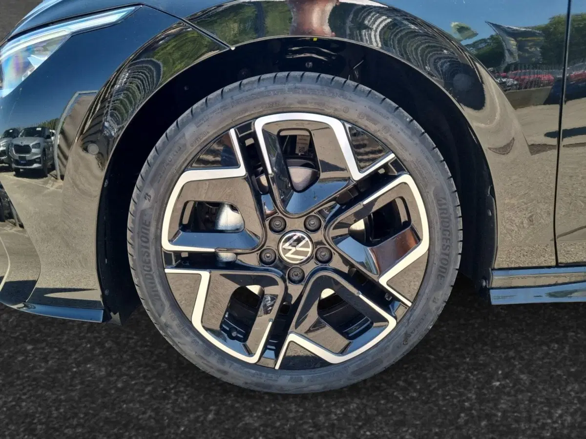 Volkswagen Golf nuova a Siena (9)
