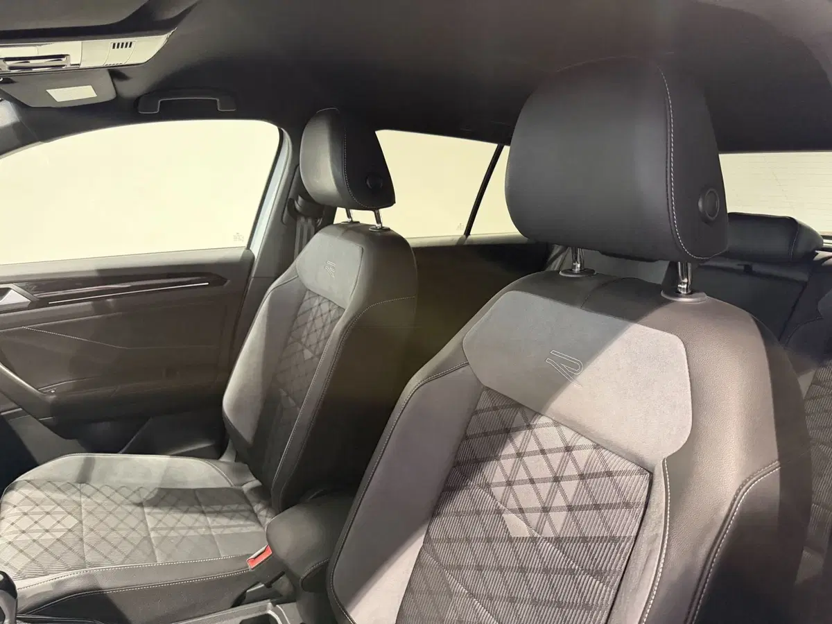Volkswagen T-Roc usata a Genova (9)