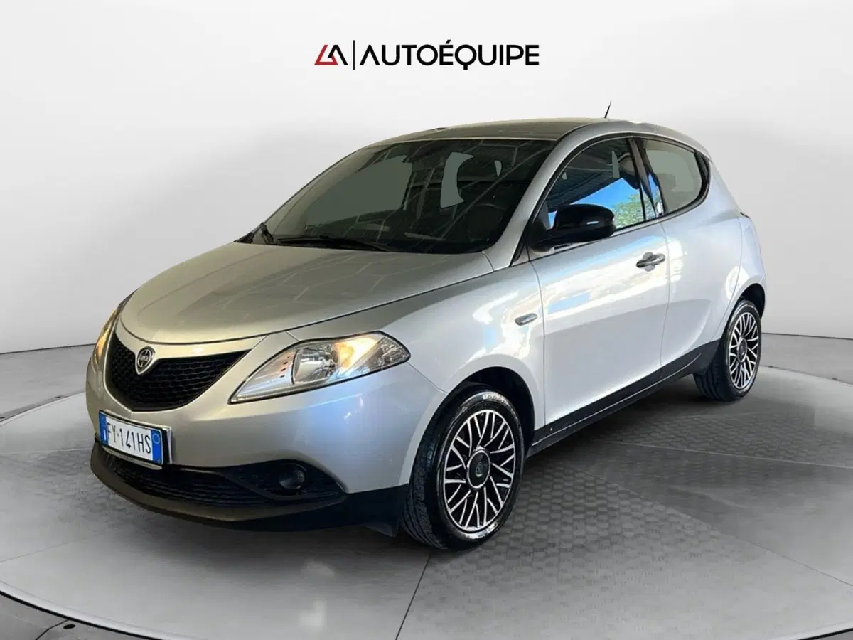 Lancia Ypsilon usata a Roma