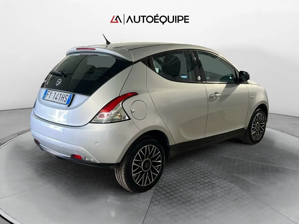 Lancia Ypsilon usata a Roma (5)