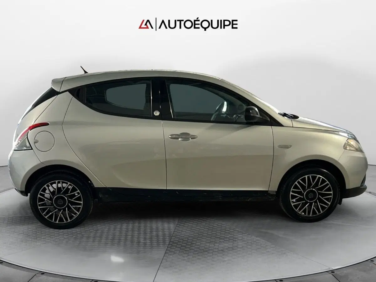 Lancia Ypsilon usata a Roma (6)