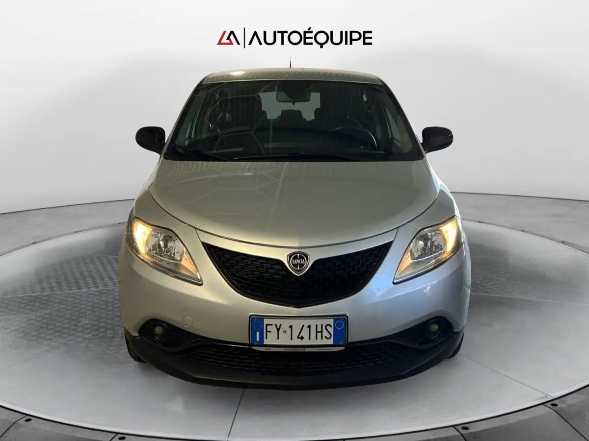 Lancia Ypsilon usata a Roma (8)