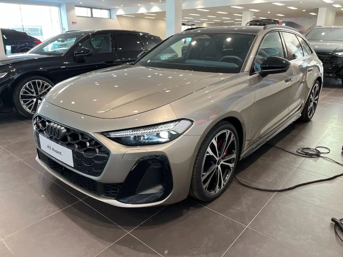 Audi A5 Avant nuova a Bologna