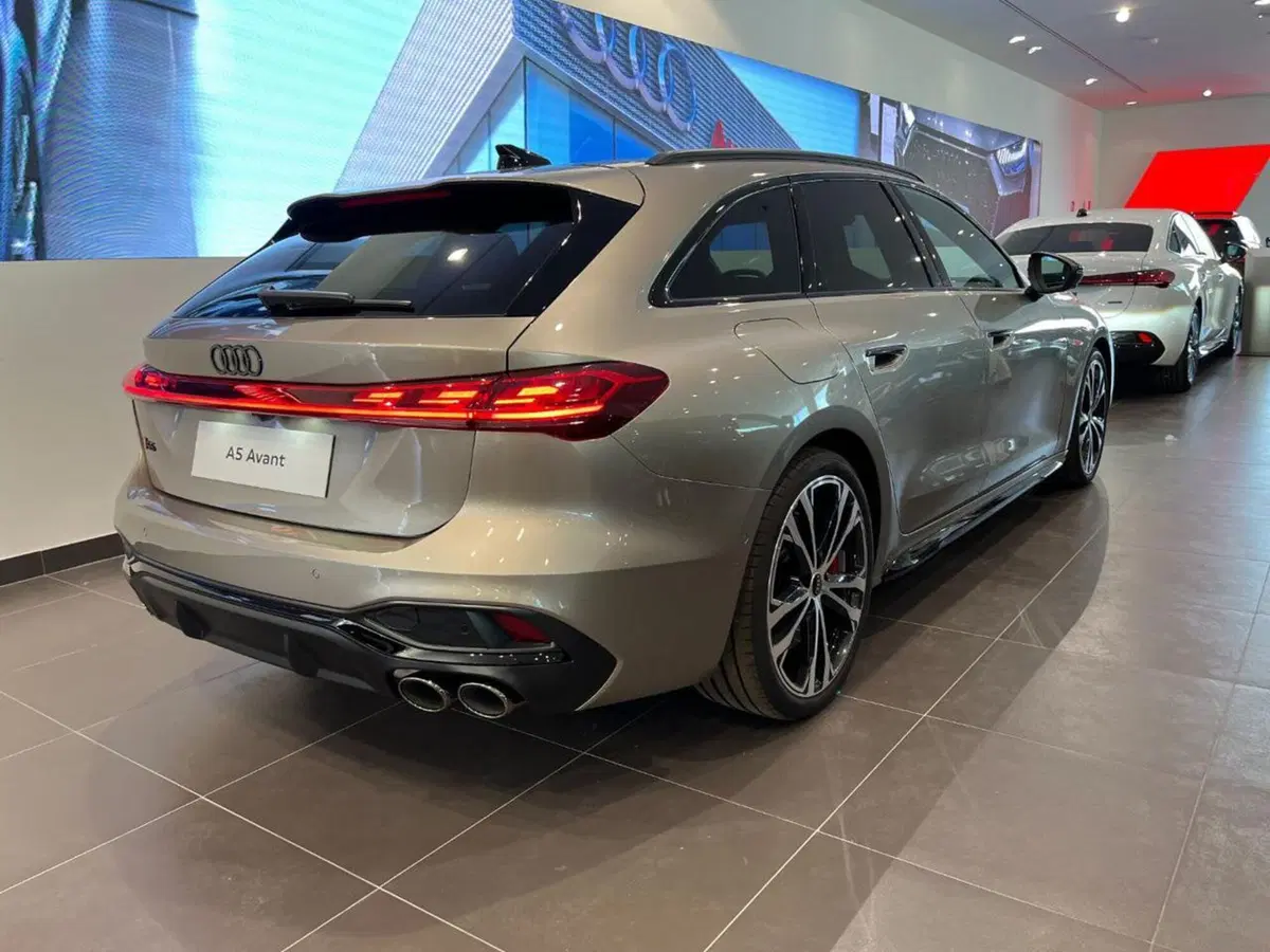 Audi A5 Avant nuova a Bologna (2)