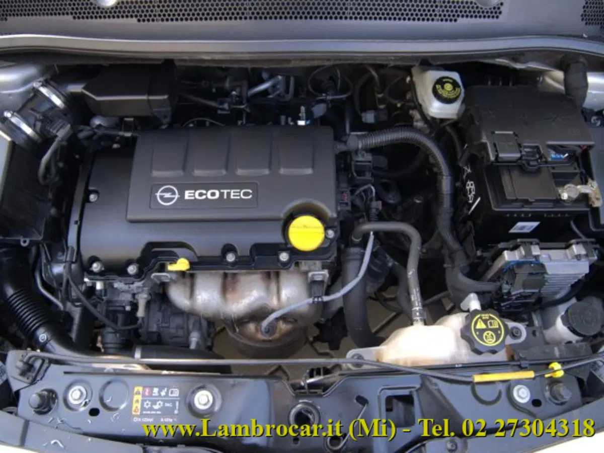 Opel Corsa usata a Milano (11)